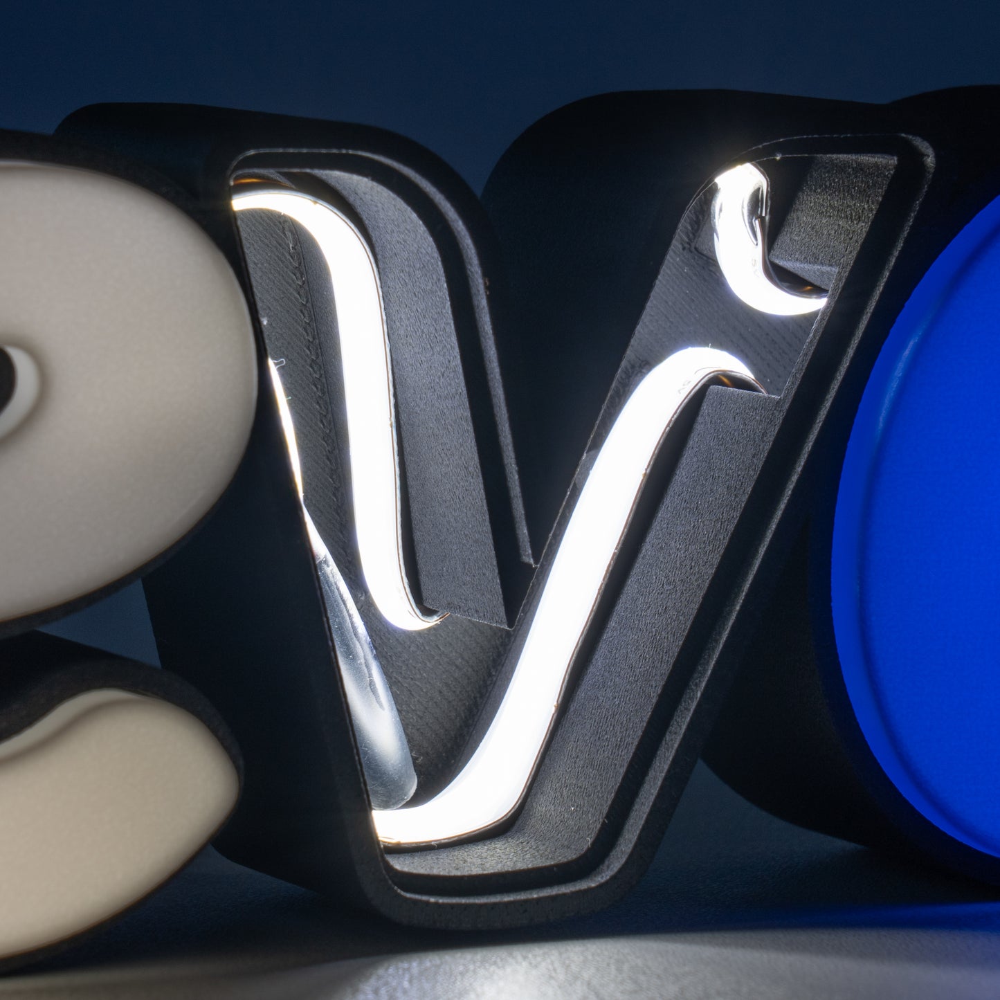 VeVe 3D Printed - USB Powered LED Lamp